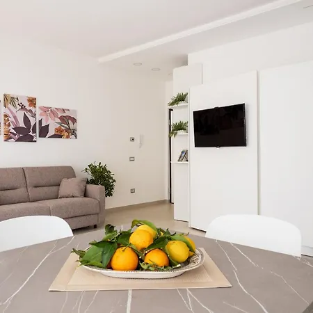 Harmony House - De Vivo Realty Apartment *