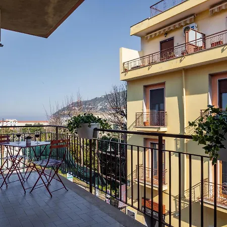 Apartment Harmony House - De Vivo Realty *