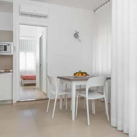 Harmony House - De Vivo Realty Apartment