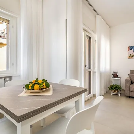 Apartment Harmony House - De Vivo Realty *