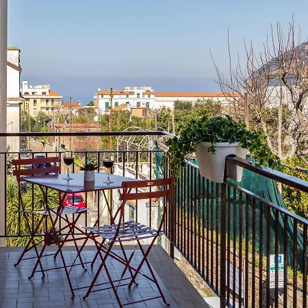Harmony House - De Vivo Realty *
