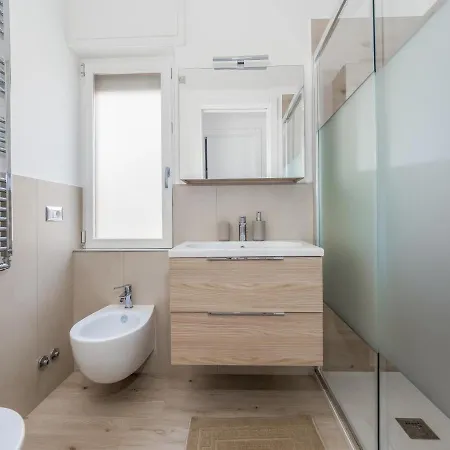 Harmony House - De Vivo Realty Apartment *